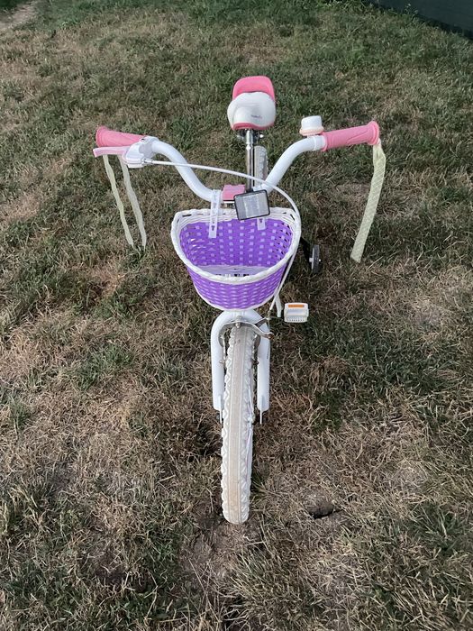 Bicicletă fetițe RoyalRider, cu roți ajutătoare și coș – ca nouă