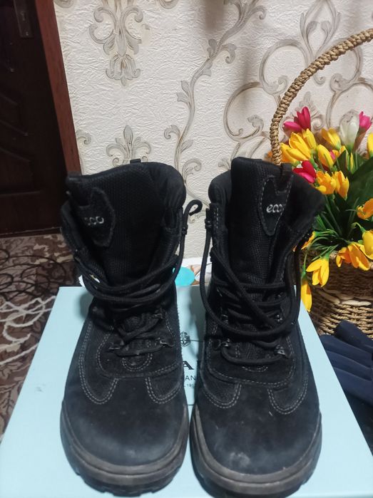 Ботинки 37 размера экко