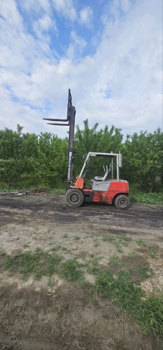 Погрузчик Балгаанкара 3.5 тонна кутаради ишчи холатда