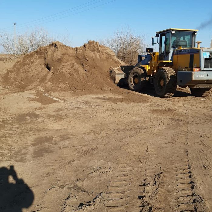 Доставка:перегной,чернозём, песка, щебня