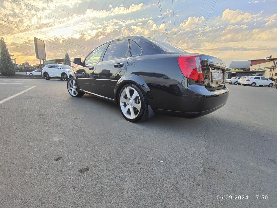 Продам  комплект дисков с балонами