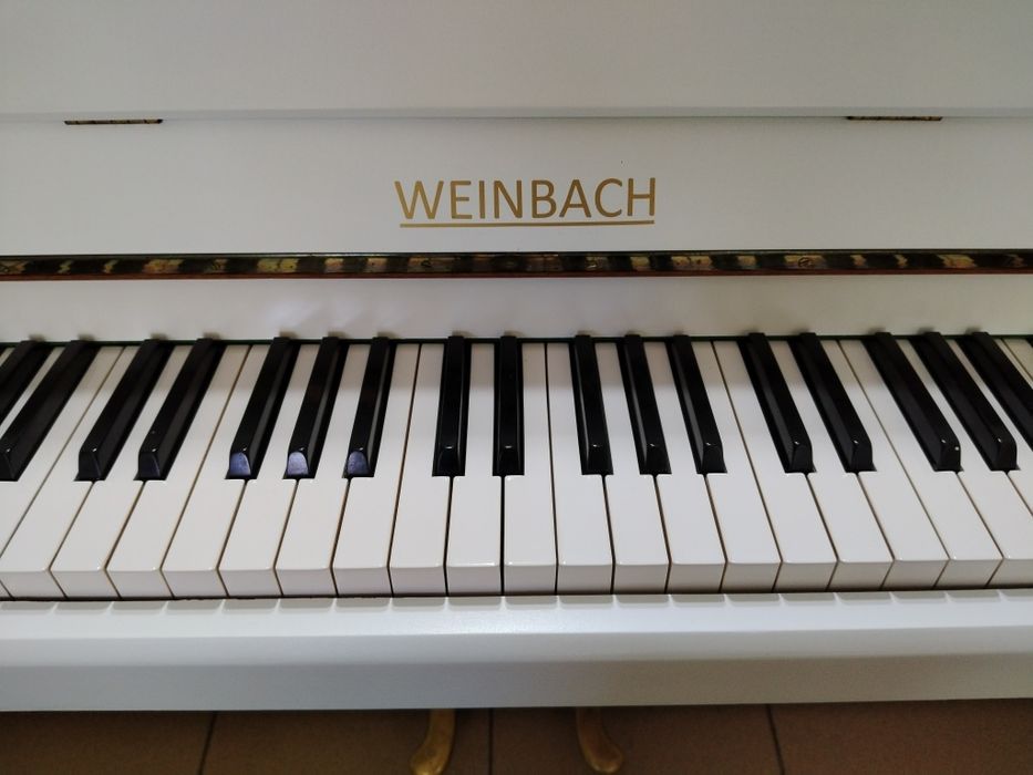 Pianine diverse mărci, cu garantie si acordaj.