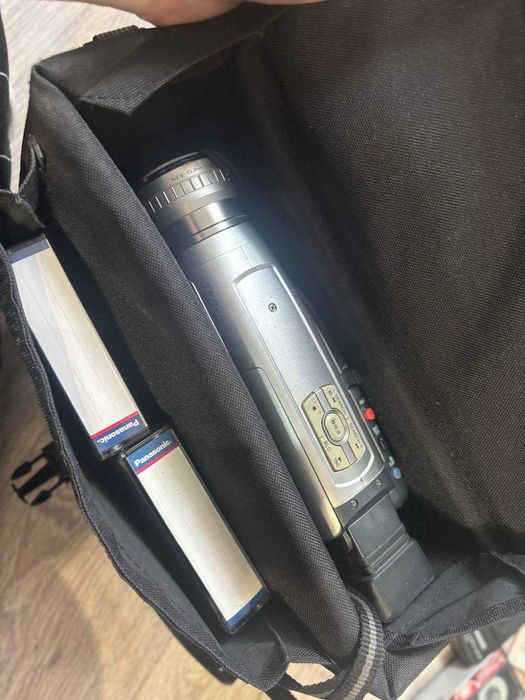 Видеокамера Panasonic + кассеты + комплект