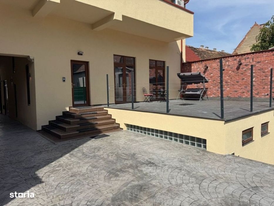 Spatii comerciale , Ultracentral