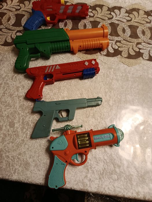 Пистолеты игрушки