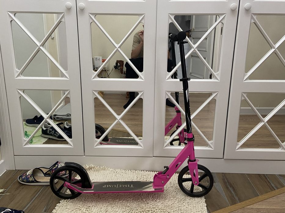 Самокат розовый