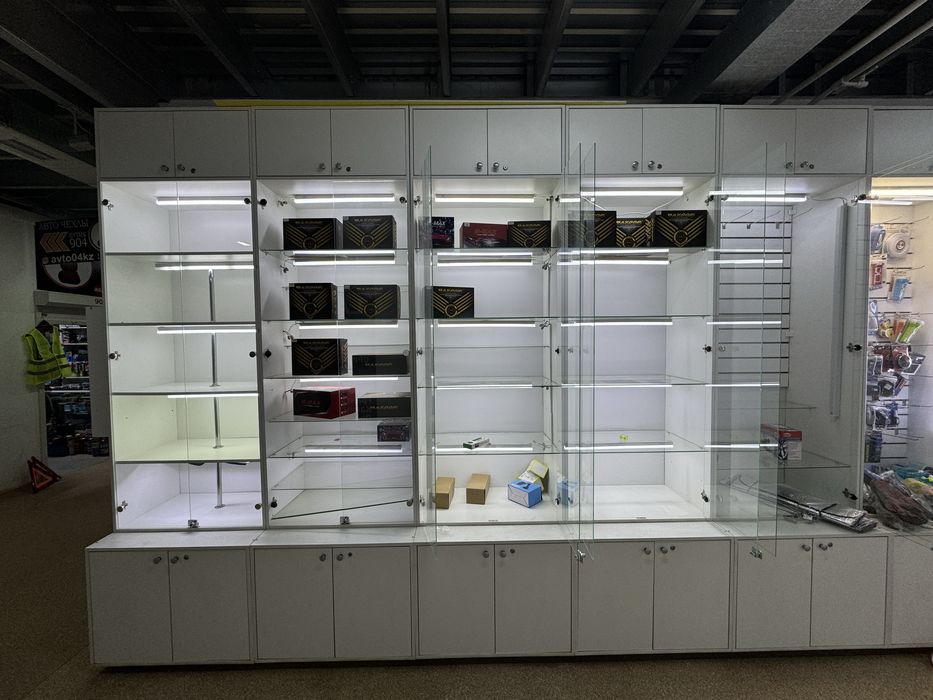 Продается торговая витрина