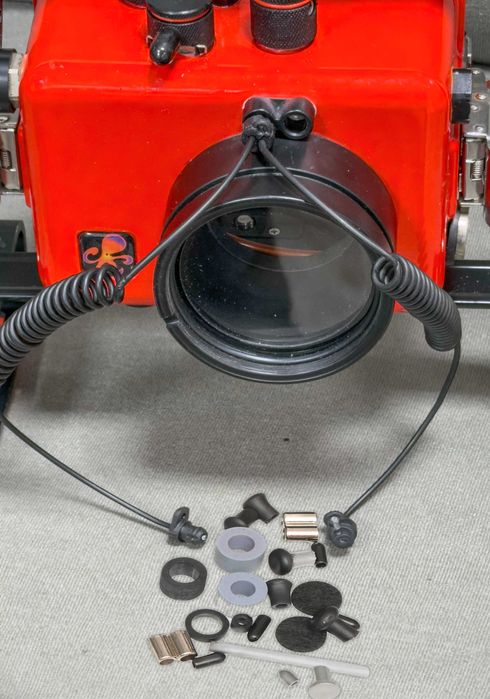 продавам подводен бокс “Ikelite” за Sony RX100V / VA