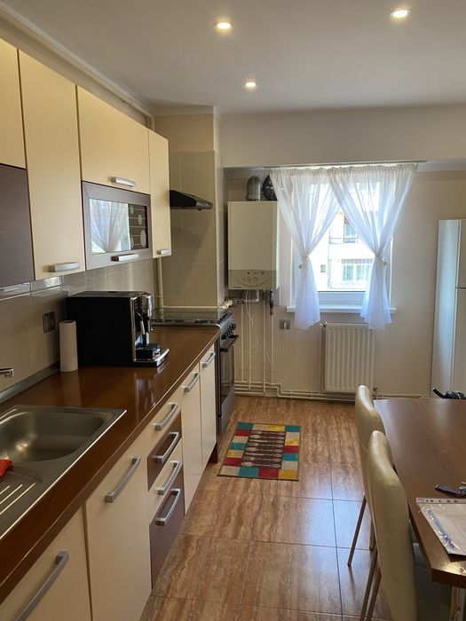 Inchiriez apartament 2 camere ULTRACENTRAL