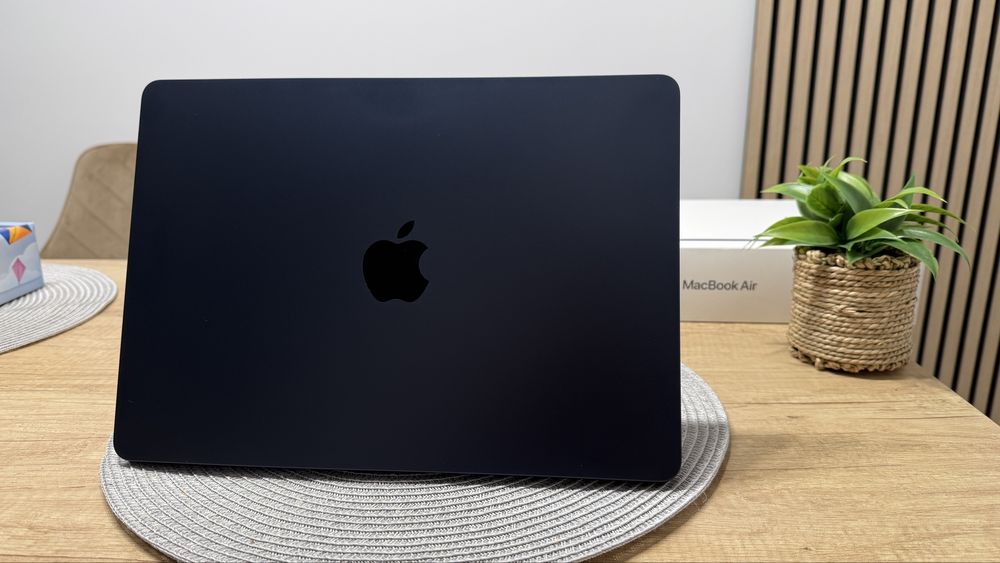 MacBook Air 13, M3, 8 GB, 256 GB SSD, Midnight