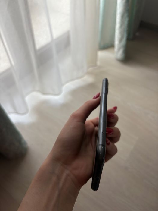 iPhone 11, Black, 64 GB