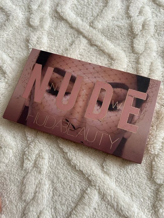 Тени huda beauty