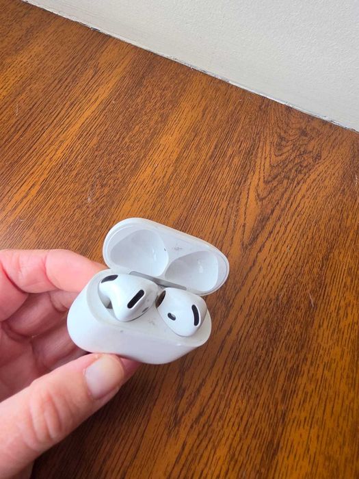 Продам AirPods 3
