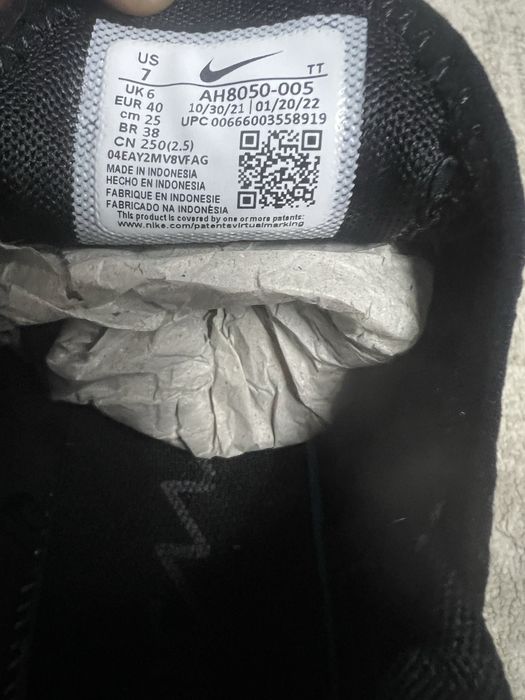 Продам кроссовки