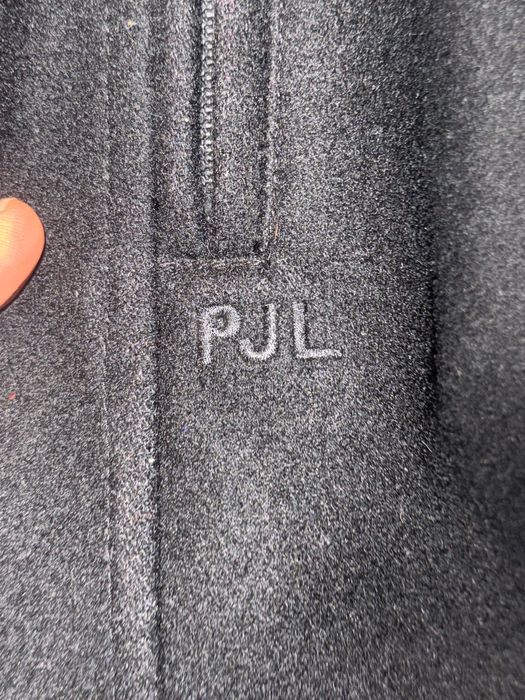 Продавам елегантно мъжко палто Pepe Jeans