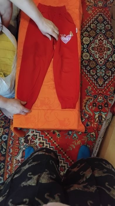 Продам штаны на девочку 5-6 лет