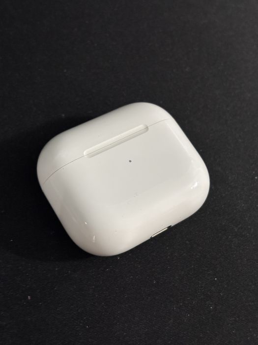Продам Airpods 3
