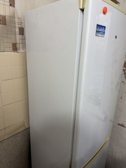 Продам холодильник