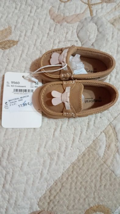 Бебешки обувки за новородено