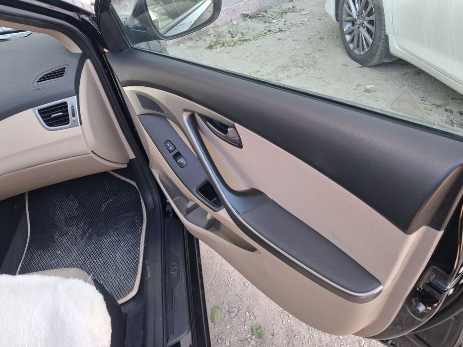 Продам Hyundai Elantra 2014 г.в. свежепригнан