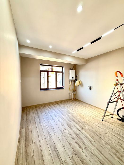 Яшнабад улица Иззат Новостройке продается квартира 3/7/8  90м2