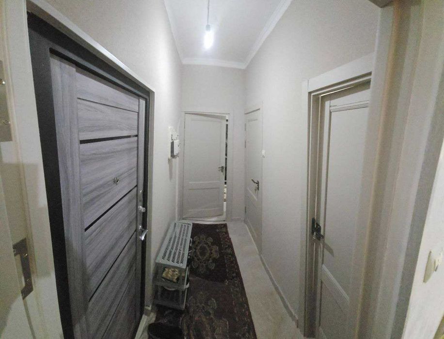 Продаётся Чиланзар 9 квартал, Ор-р Райхон кафе 2-комнатная квартира