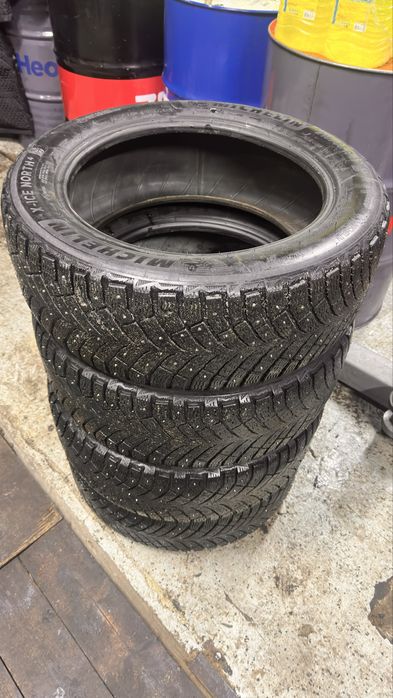 Продам зимние шины.