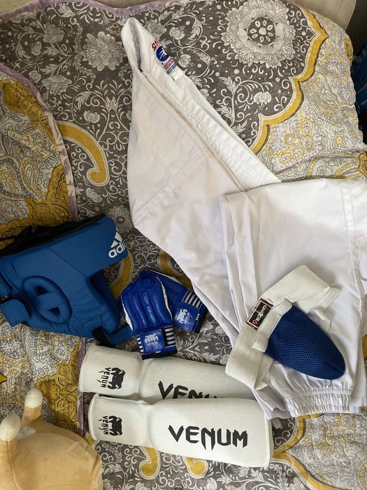 Продам форму для каратэ, от 5-7 лет.