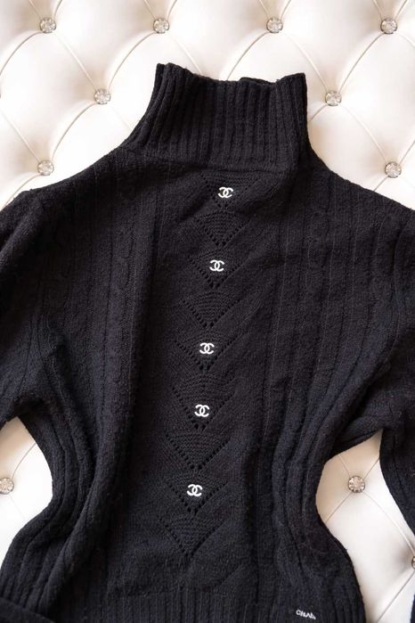 черен пуловер шанел chanel ползван в запазено състояние блуза с дълъг ръкав плетена и мека блузка