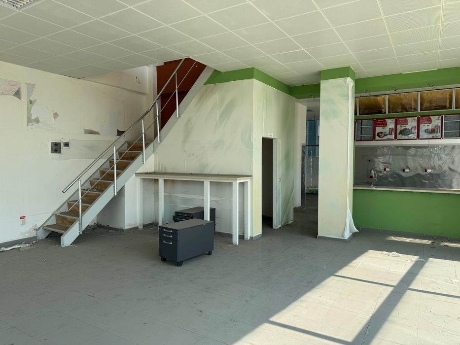 Vand  spatiu comercial sau depozitare