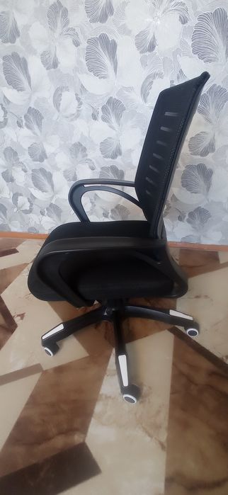 Продам офисное/компьютерное кресло