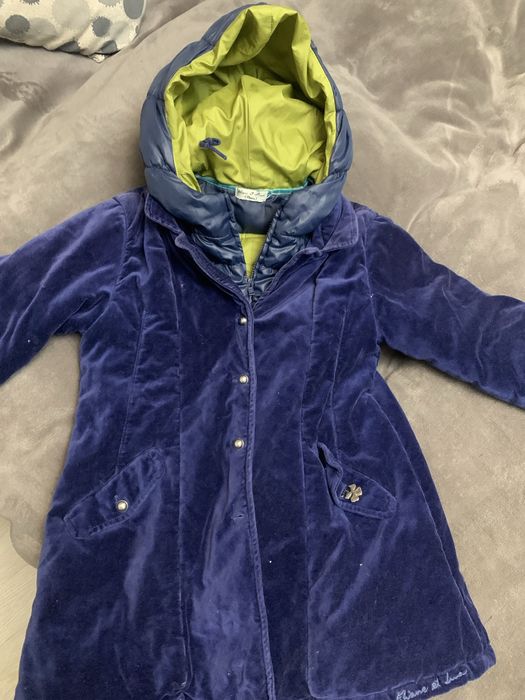 Продам куртки для девочки