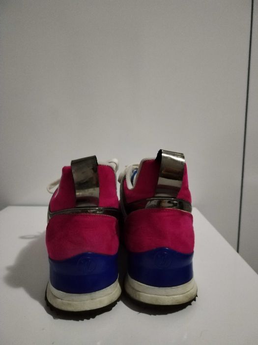 Маратонки номер 37