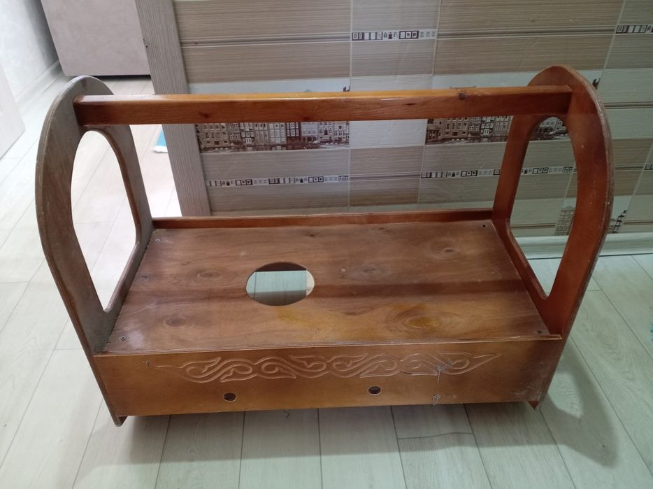 Отдам бесик даром