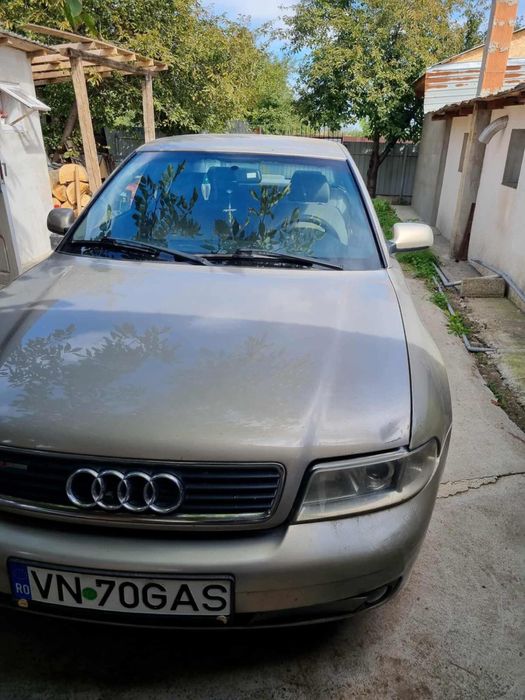 Vind Audi A4,B5 in stare buna de functionare.