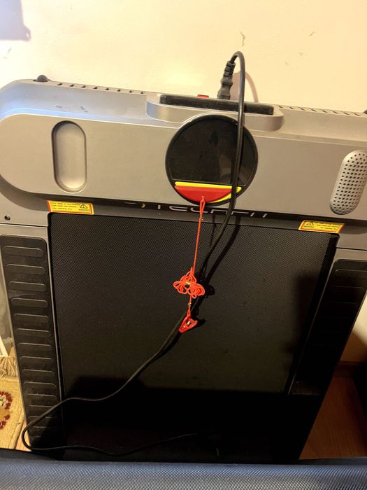 Banda de alergat sau walking pad putin folosita