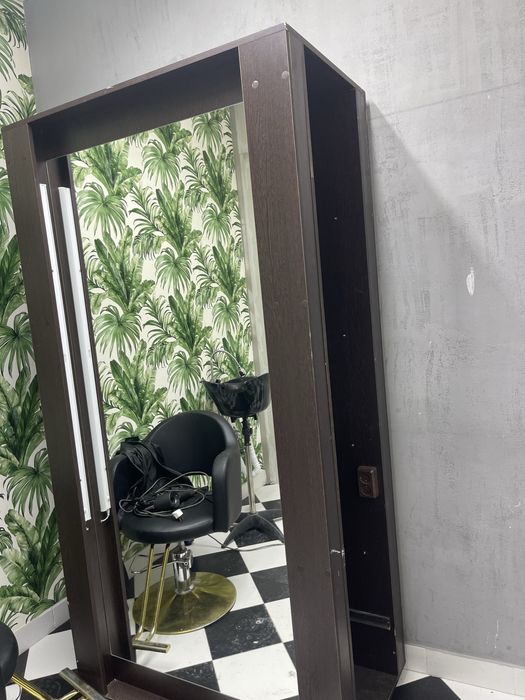 Продам шкаф двух сторонний зерколом