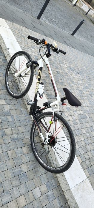 Bicicleta CUBE Curve