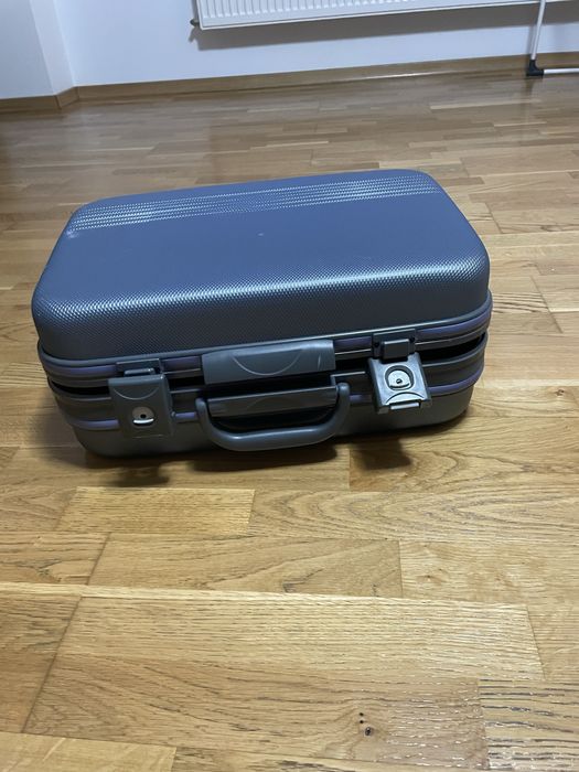 Troler mic ,este in stare foarte buna !