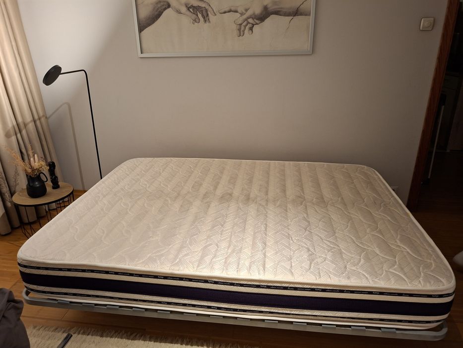 Vand pat cadru metalic Ikea