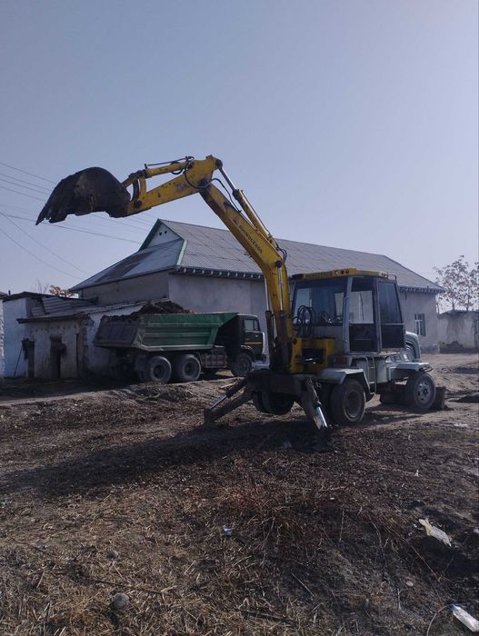 Ekiskavator sotiladi