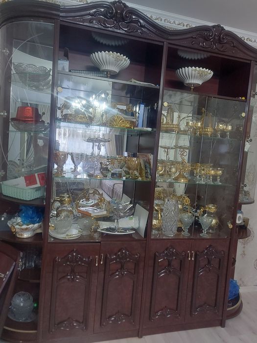 Продам стенку с комодом в отличном состоянии