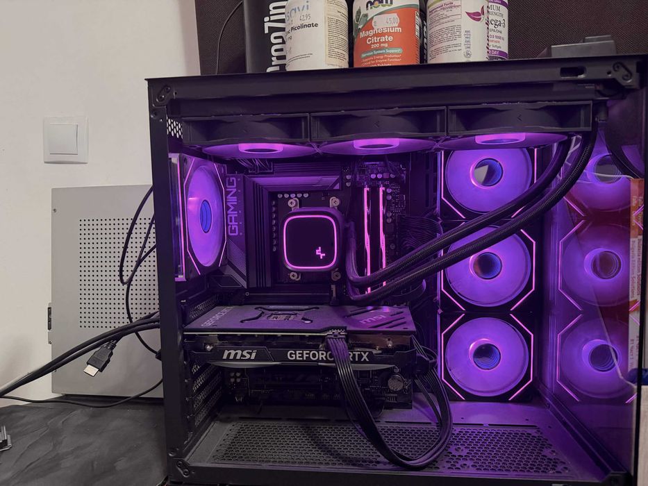 Цял Gaming Setup | Ryzen 7 7800X3D | RTX 4070 SUPER | 32GB DDR5 | 2 монитора