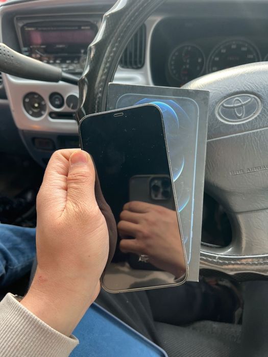 Продам айфон 12 про макс