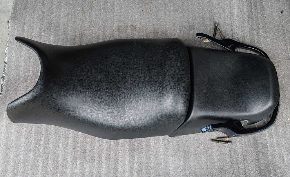 Sa/ scaun/ sezut motociclete si scutere Suzuki RF600r Gsx600f kawasaki zzr600 Burgman 250 Piaggio x9 Vespa