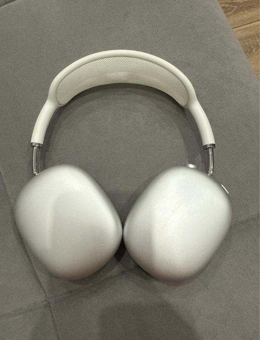 Продам AirPods Max