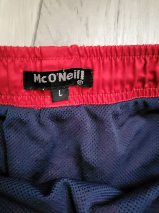 Vand pantaloni scurti