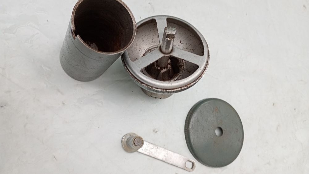 Ръчна кафемелачка+Нова огнеупорна кана+Нагревател за