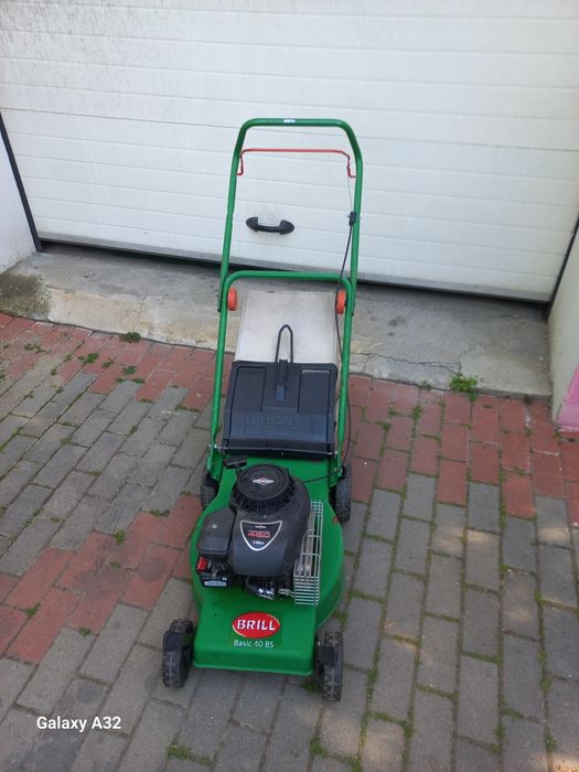 Mașina de tuns iarba