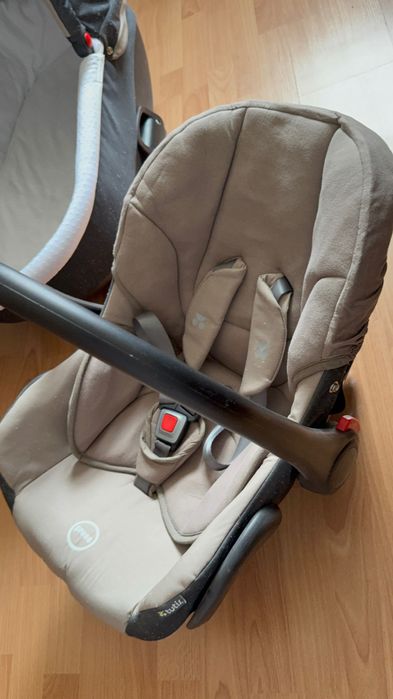 Продам коляску 3 в 1